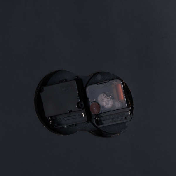 Large Mirrored Square Framed Clock With Moving Mechanism