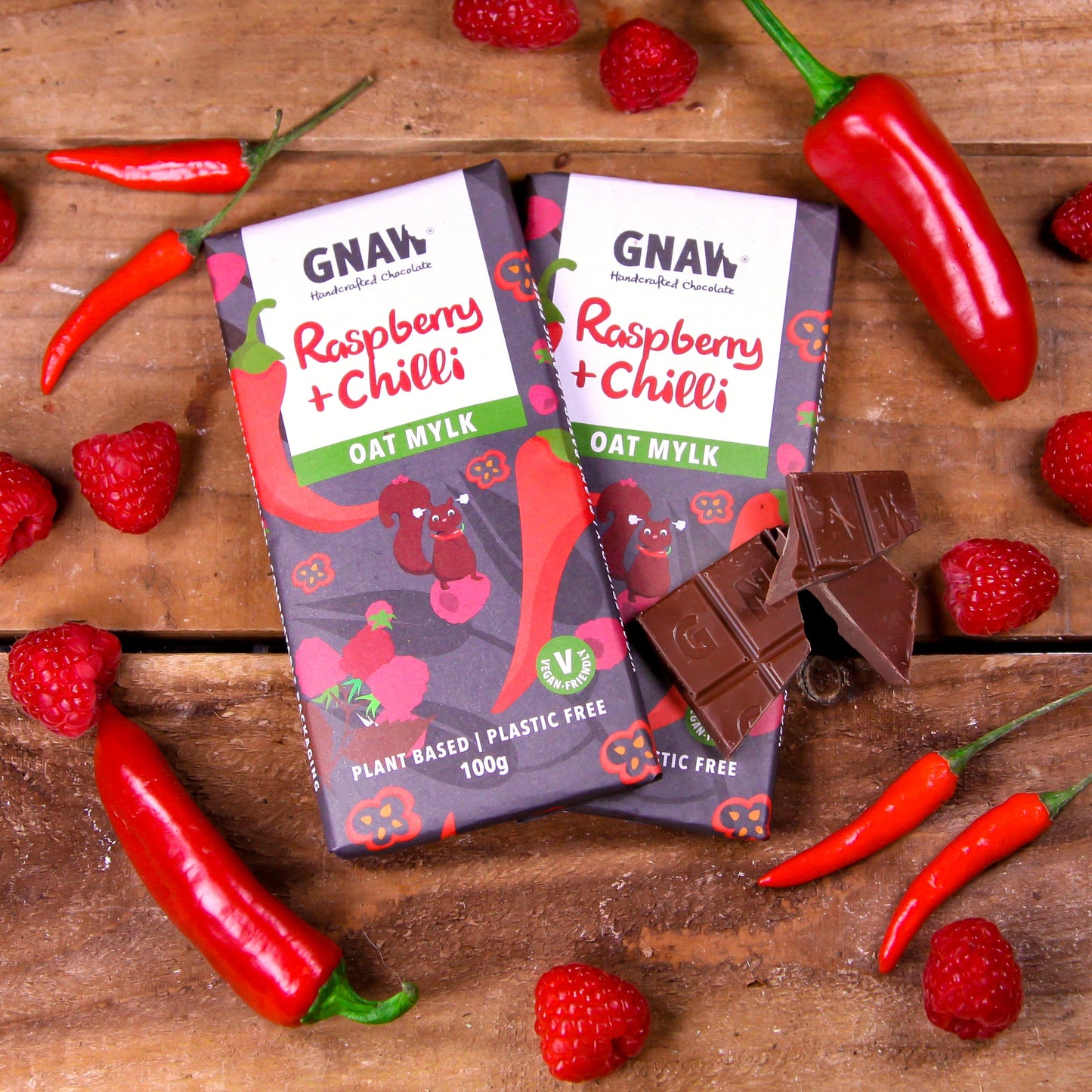 Gnaw Raspberry & Chilli Oat M!lk Chocolate Bar (100g)