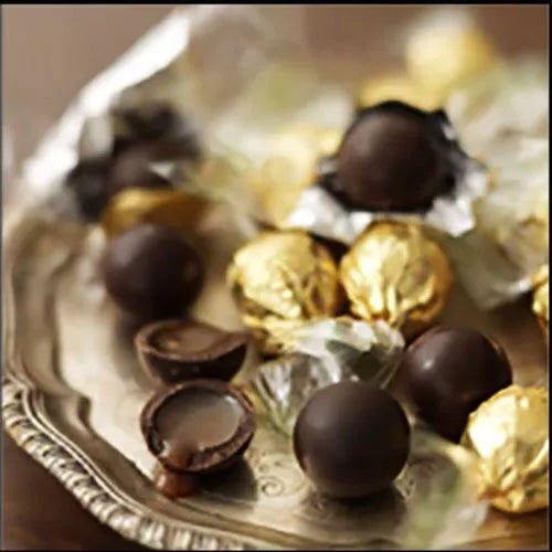 Willies Cacao Dark Chocolate Sea Salt Caramel Pearls (150g)