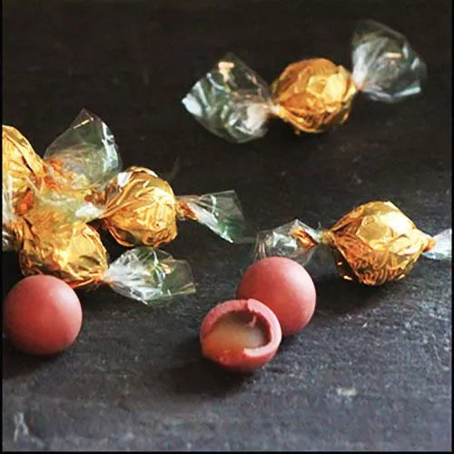 Willies Cacao Strawberry Sea Salt Caramel Pearls (150g)